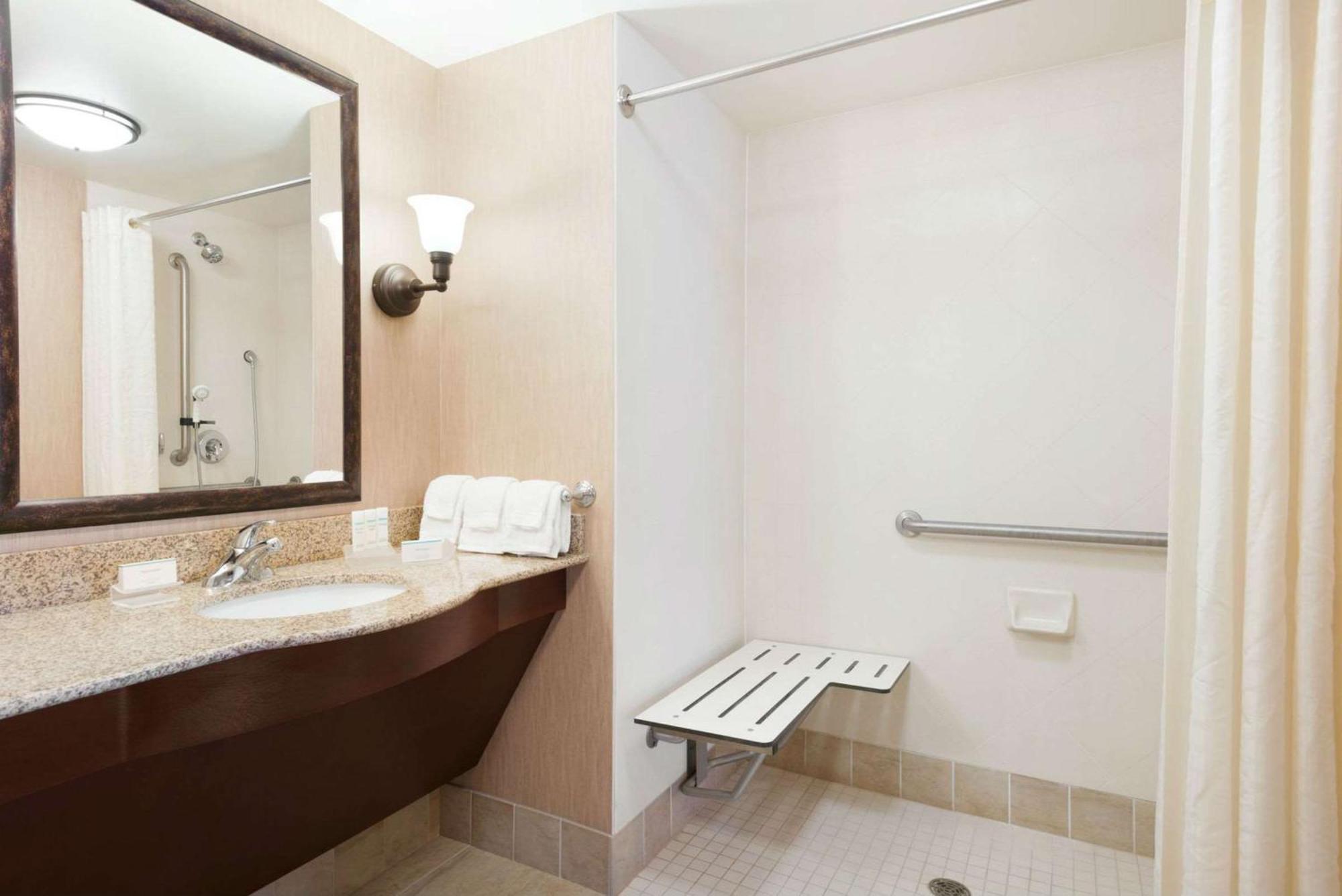 Homewood Suites New Brighton Екстер'єр фото