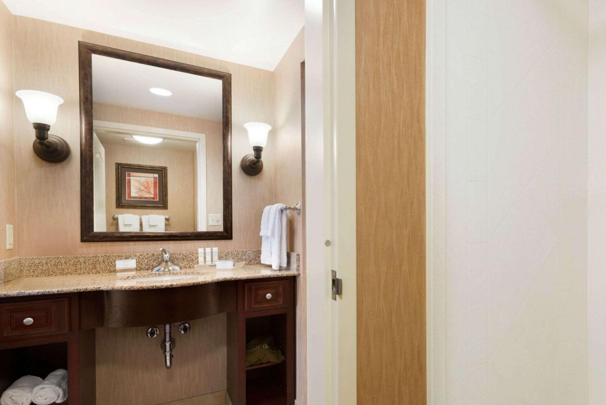 Homewood Suites New Brighton Екстер'єр фото