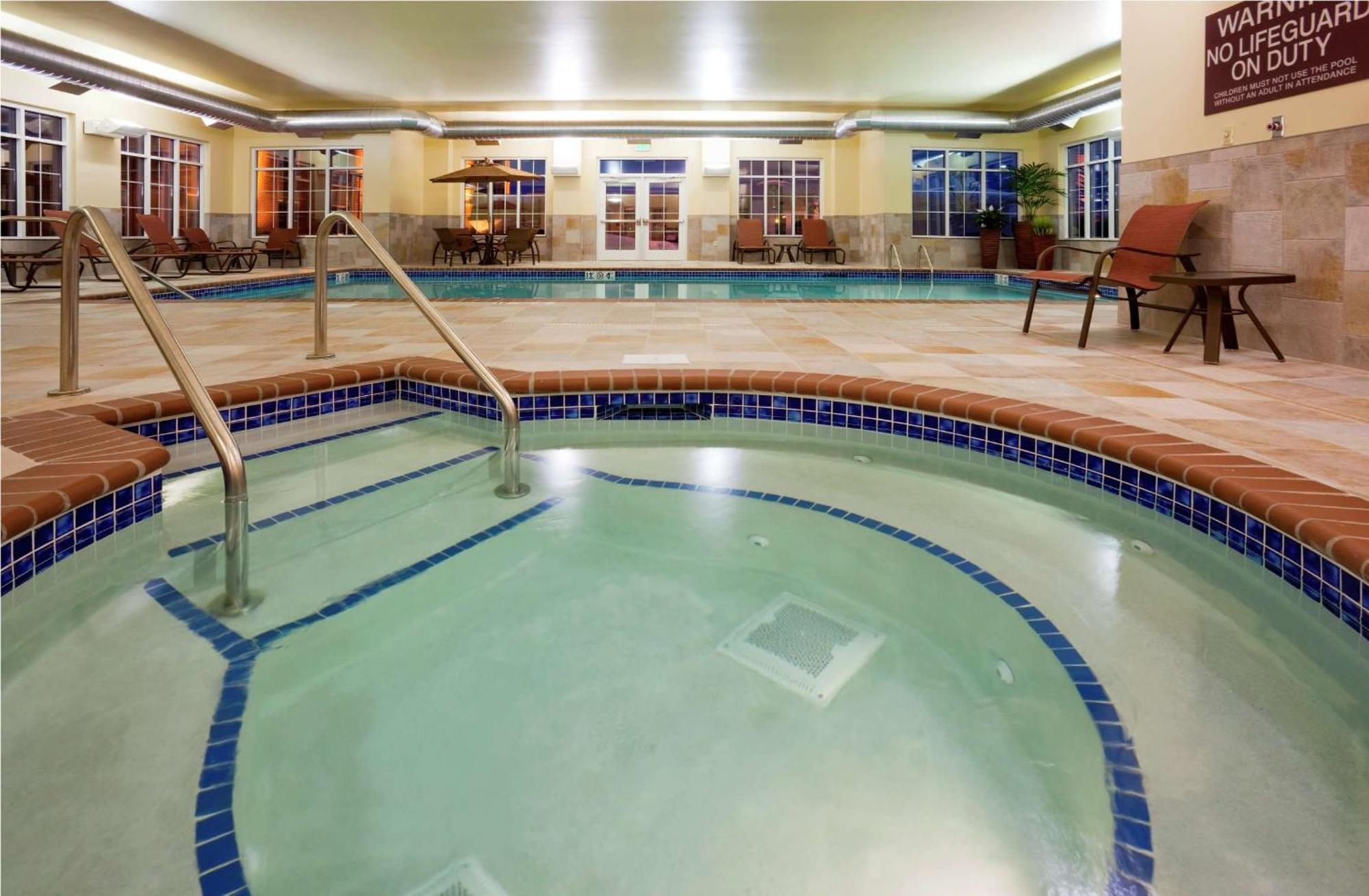 Homewood Suites New Brighton Екстер'єр фото